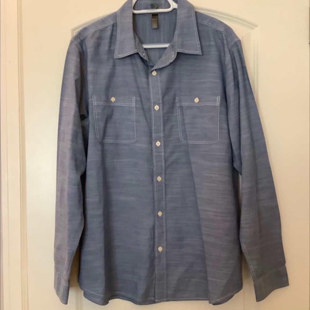 District Made Shirt EUC Size Large
